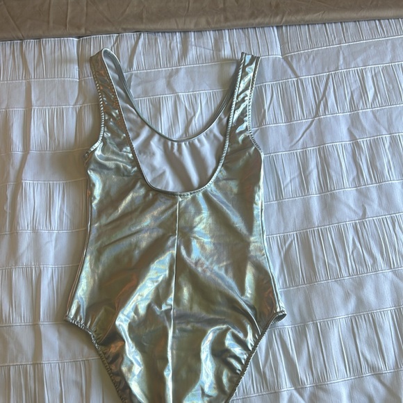 Silver, metallic bodysuit, great condition, no stains, size extra small - Picture 5 of 5